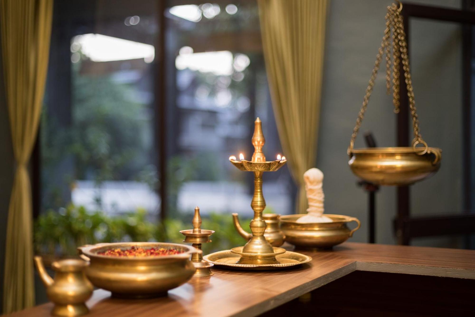 The Mountain Courtyard Thekkady Hotell Exteriör bild